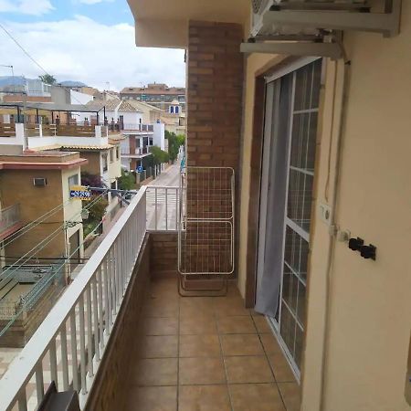 Apartamento 3 Dormitorios Frente A Hospital De Traumatologia Granada Eksteriør billede