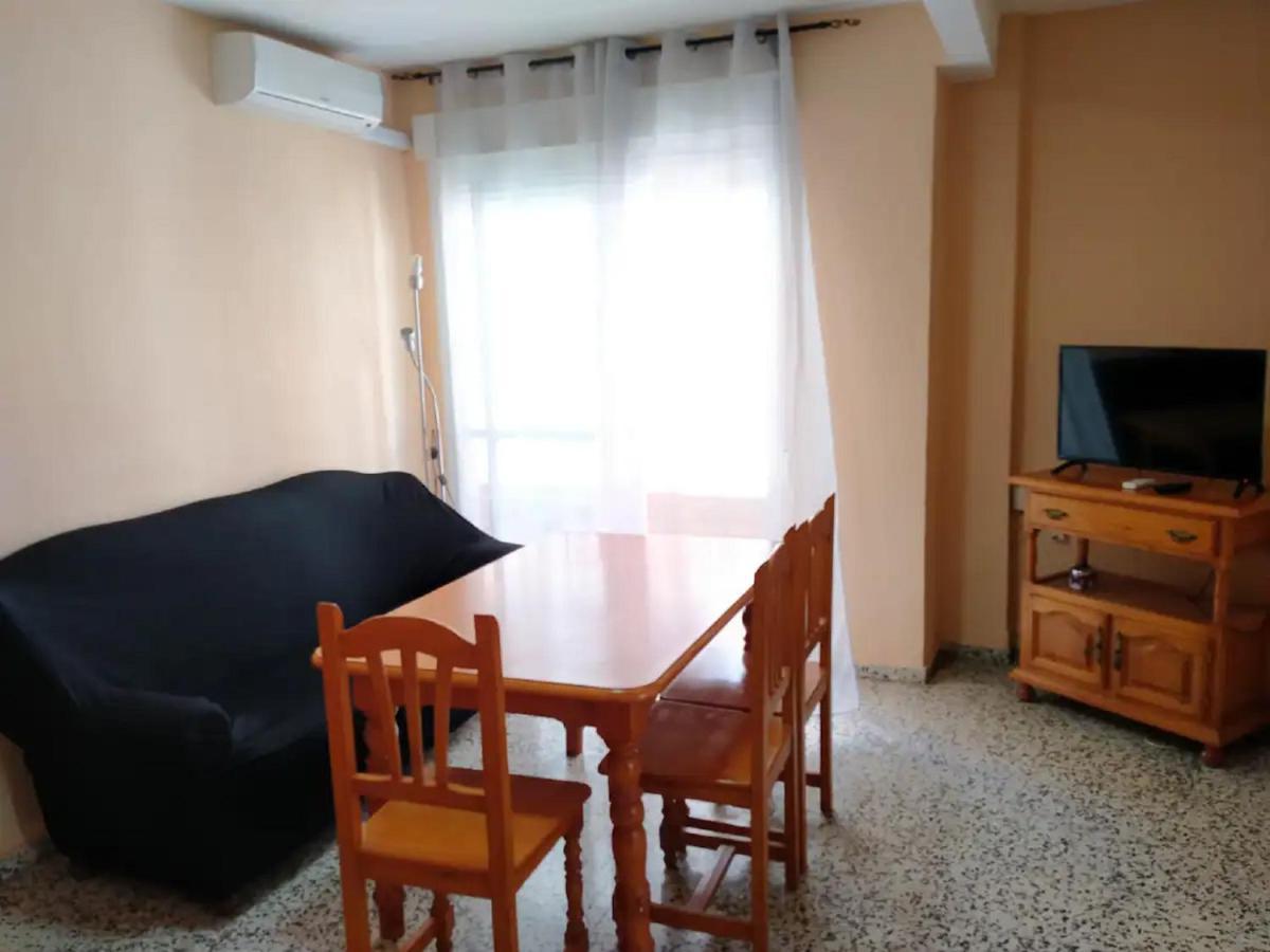 Apartamento 3 Dormitorios Frente A Hospital De Traumatologia Granada Eksteriør billede